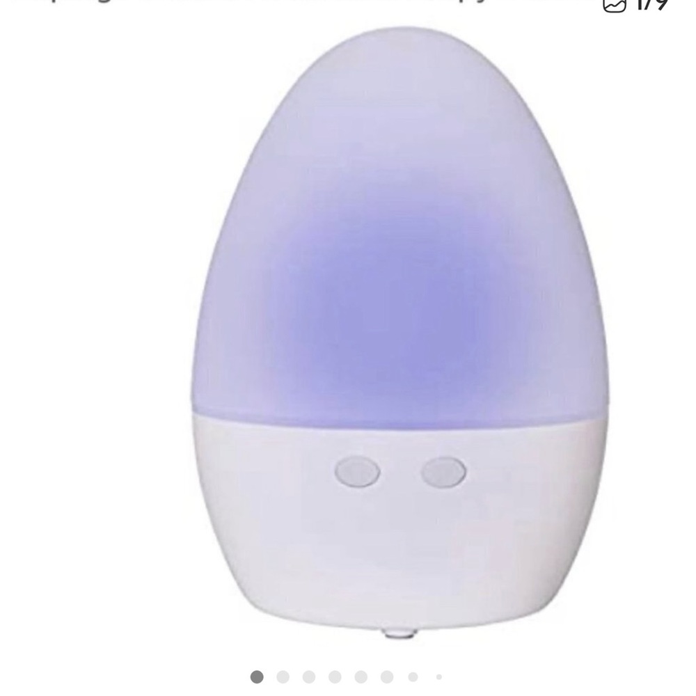 Essential Oils Colour-changing Room  Diffuser & 3 Brand New Essential Oils